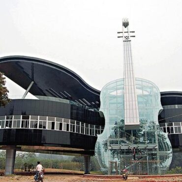 Piano & Violin Building
